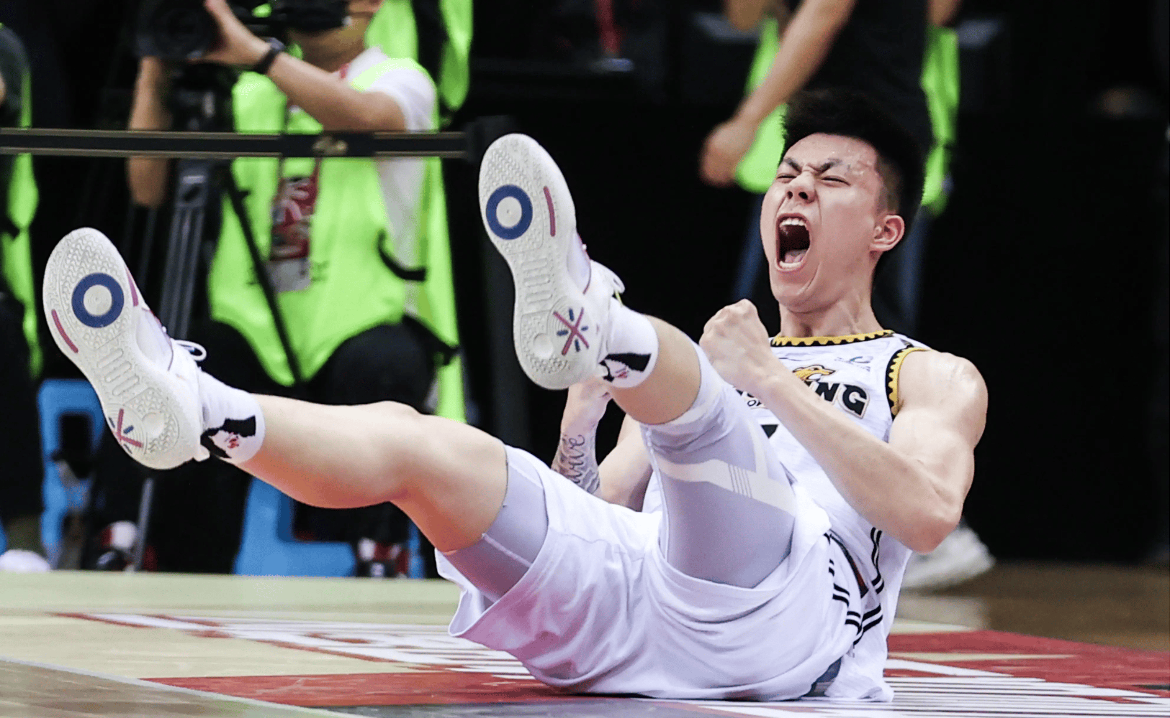 上海队鏖战四川队，张镇麟高光表现