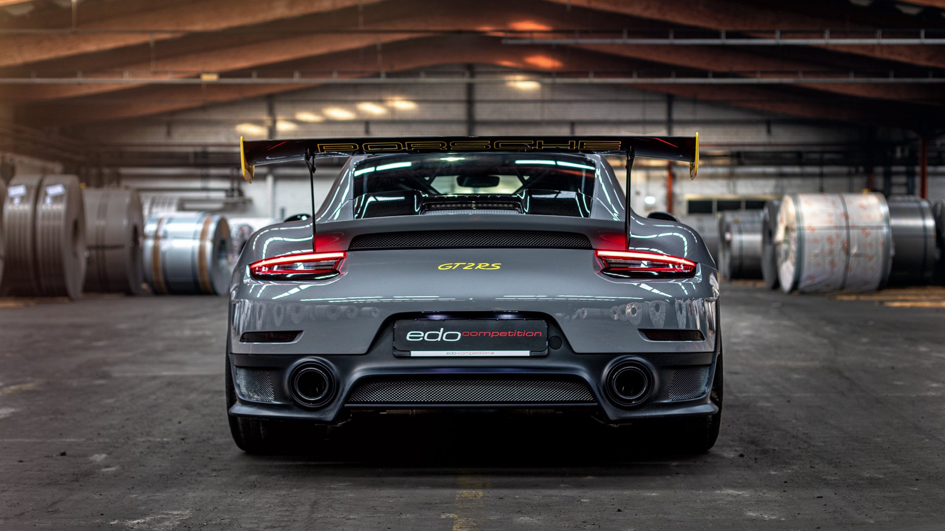 赛道轰鸣与篮球魂，F1街道赛焦点战中的‘活塞’与‘老鹰’对决