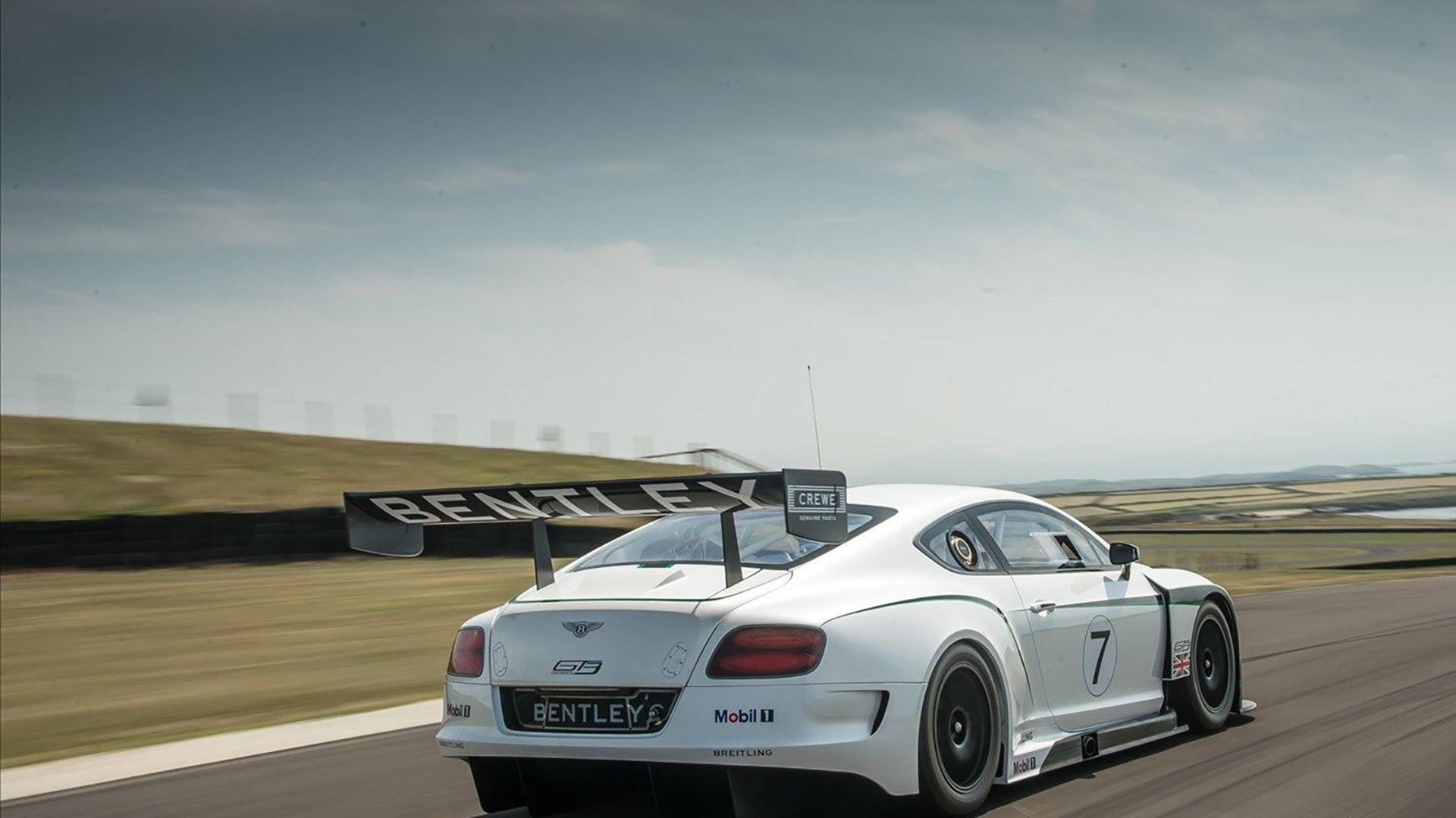 足球场上的篮球战局，意甲焦点战的统治力与国王快船的强压艺术