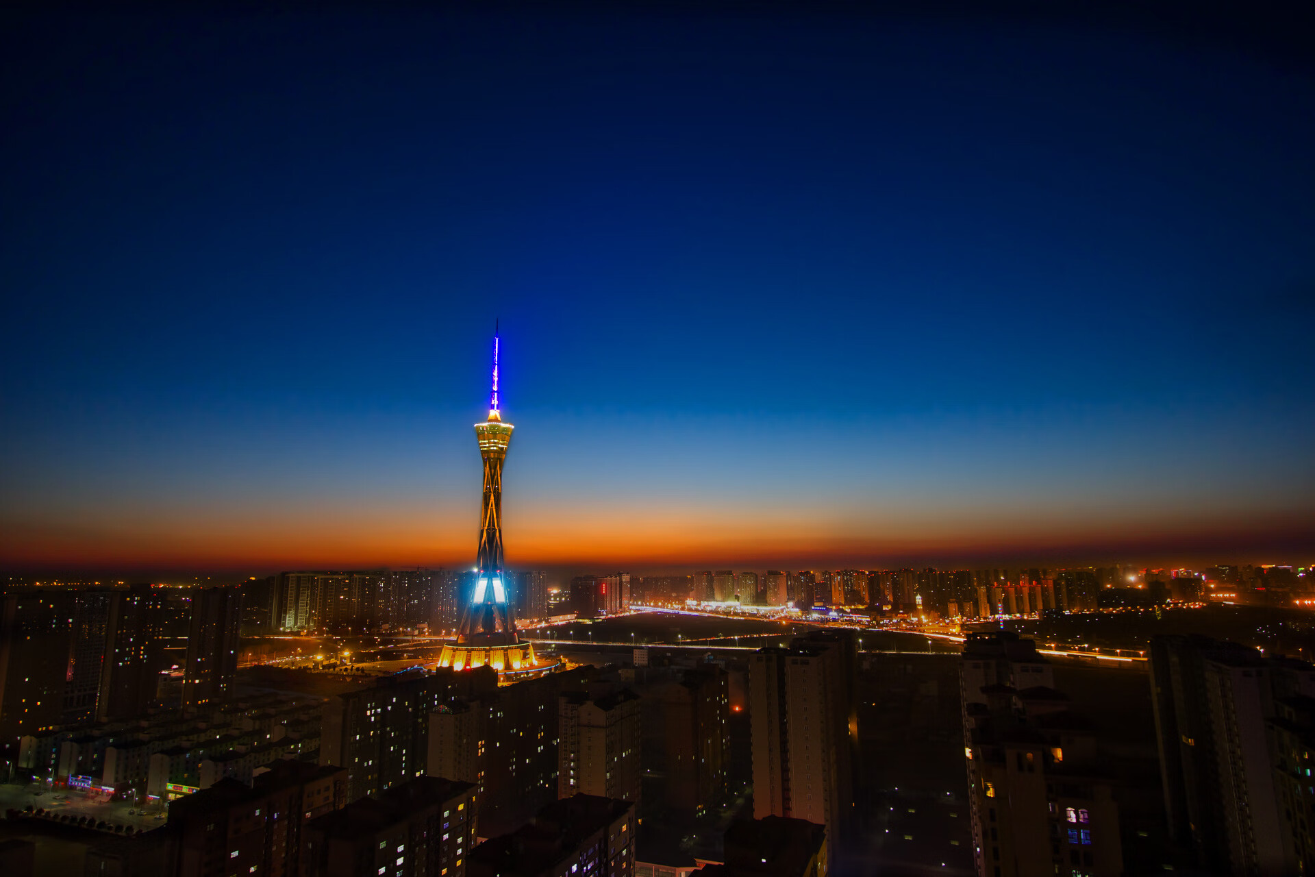 爱游戏tv-魔笛的回响，当2026世界杯唯一的老船长，用一脚传球撕裂了G组的命运